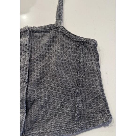 We The Free People Gray Waffle Cropped Top Women’s Size XS Hidden Buttons Boho - Picture 3 of 8